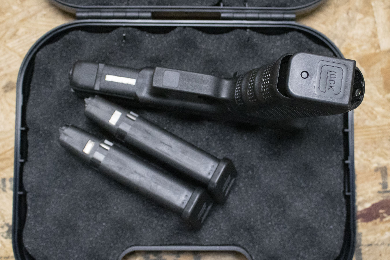 GLOCK 17 Gen4 9mm Police Trade-in Pistol with Three Magazines and Case